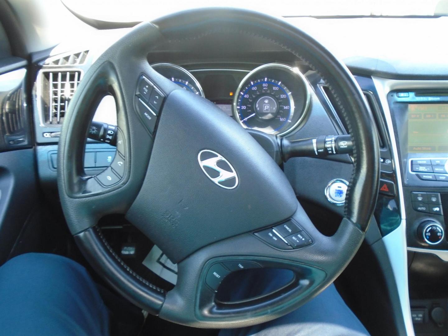 2011 GRAY /BLACK Hyundai Sonata Limited Auto (5NPEC4ACXBH) with an 2.4L L4 DOHC 16V engine, 5-Speed Automatic transmission, located at 6112 N Florida Avenue, Tampa, FL, 33604, (888) 521-5131, 27.954929, -82.459534 - 499$ down plus tax & tag. - Photo#6