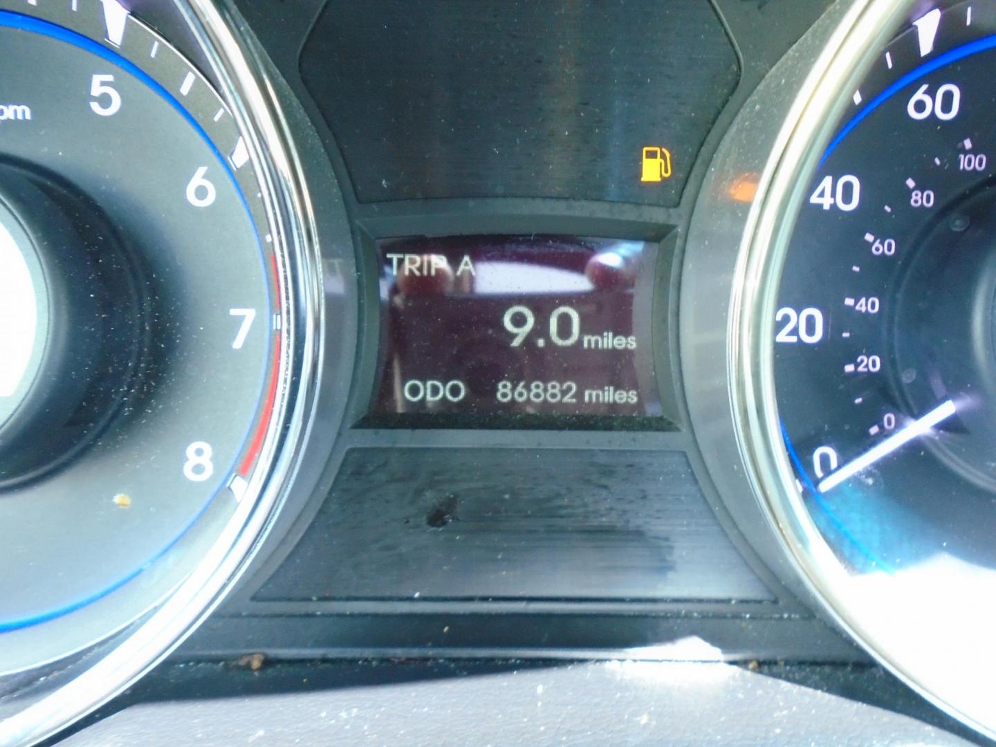 2011 GRAY /BLACK Hyundai Sonata Limited Auto (5NPEC4ACXBH) with an 2.4L L4 DOHC 16V engine, 5-Speed Automatic transmission, located at 6112 N Florida Avenue, Tampa, FL, 33604, (888) 521-5131, 27.954929, -82.459534 - 499$ down plus tax & tag. - Photo#11