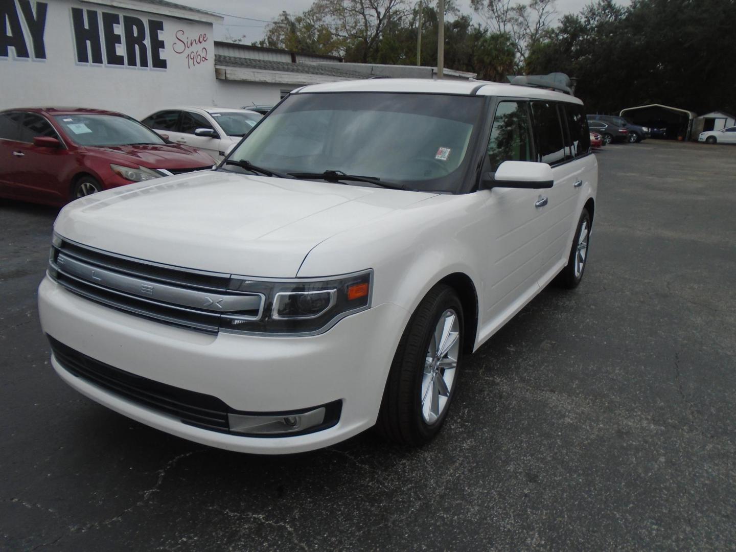 2013 Ford Flex Limited FWD (2FMGK5D86DB) with an 3.5L V6 DOHC 24V engine, 6-Speed Automatic Overdrive transmission, located at 6112 N Florida Avenue, Tampa, FL, 33604, (888) 521-5131, 27.954929, -82.459534 - Photo#2