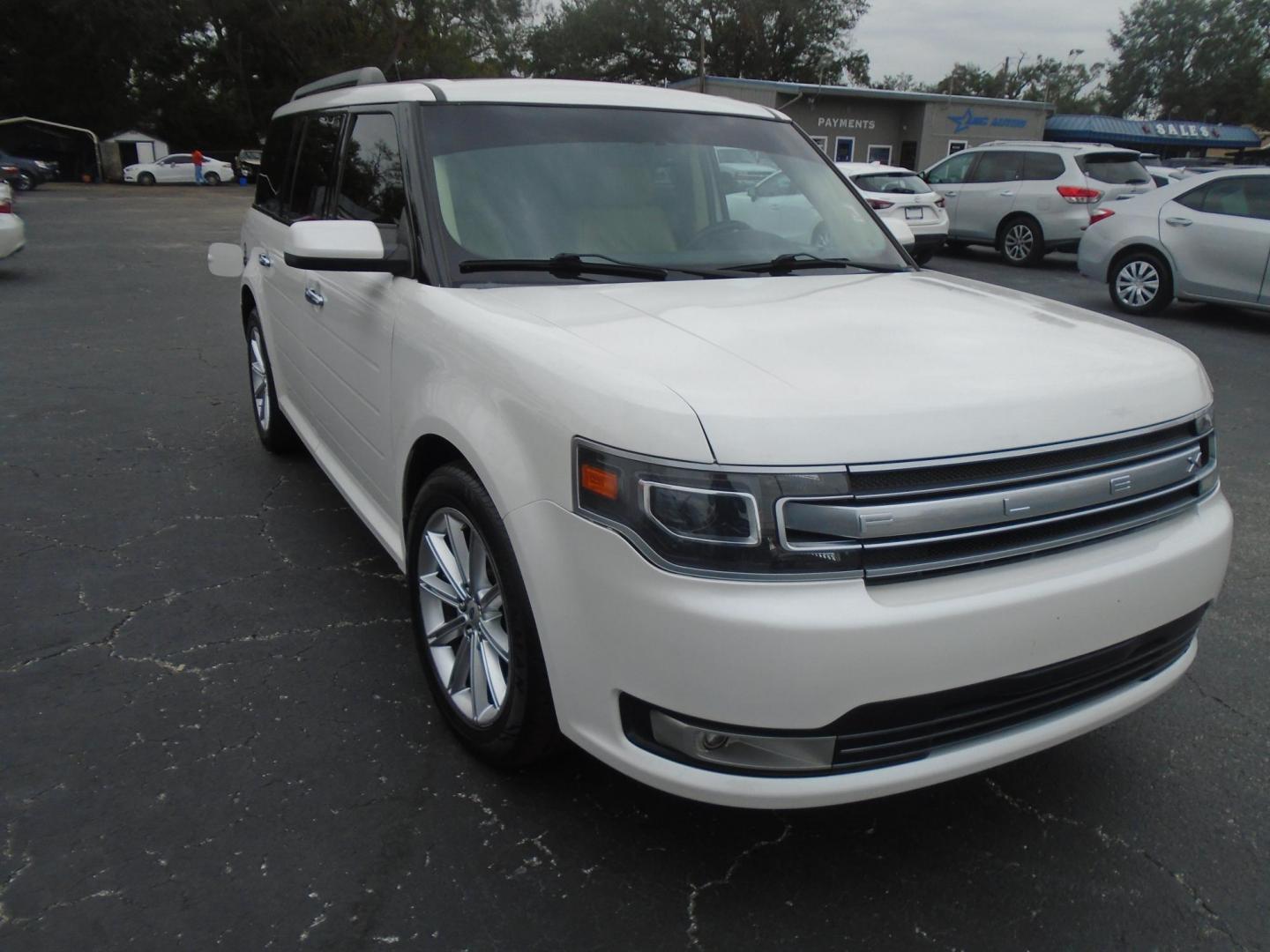 2013 Ford Flex Limited FWD (2FMGK5D86DB) with an 3.5L V6 DOHC 24V engine, 6-Speed Automatic Overdrive transmission, located at 6112 N Florida Avenue, Tampa, FL, 33604, (888) 521-5131, 27.954929, -82.459534 - Photo#3