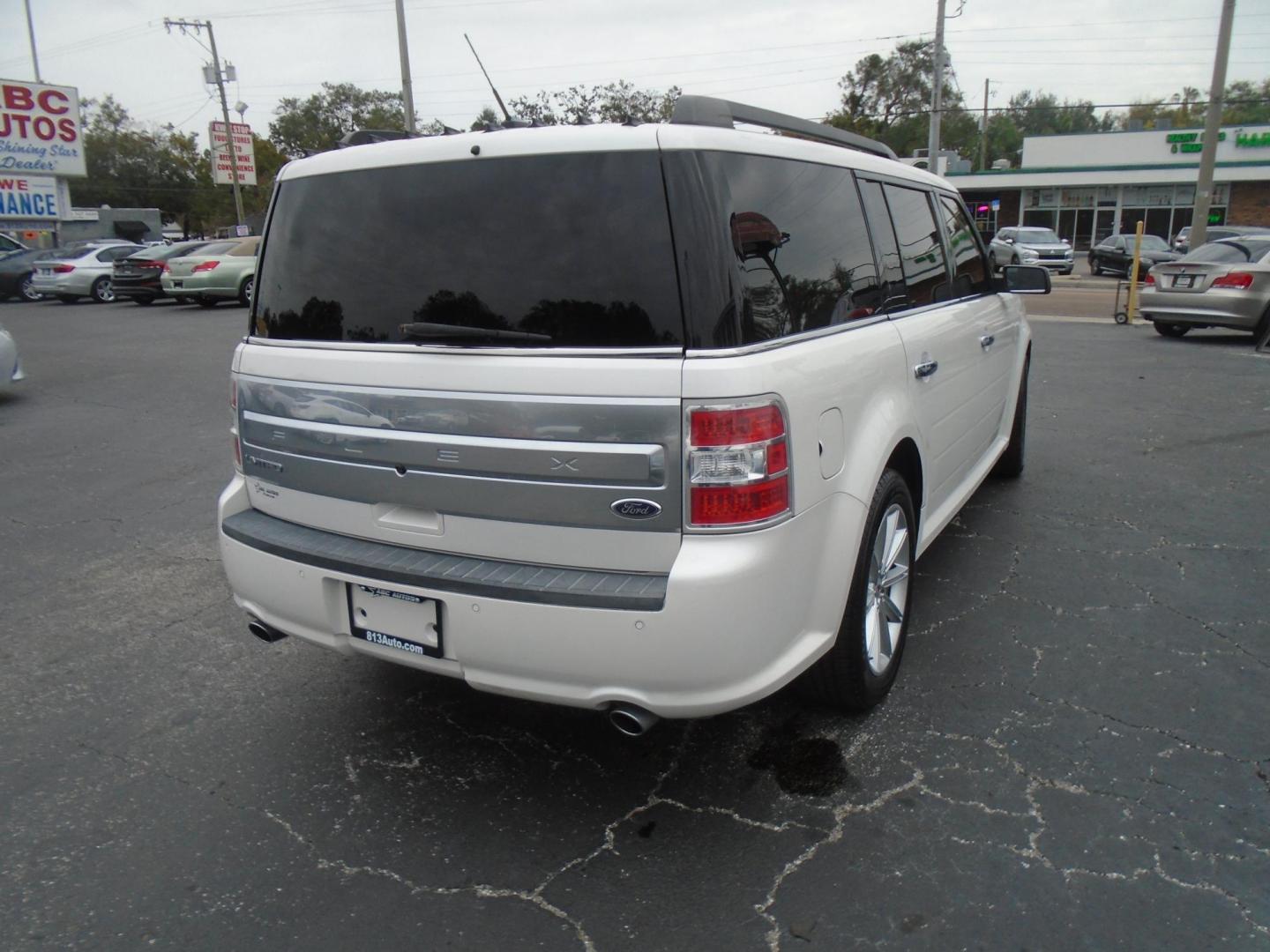 2013 Ford Flex Limited FWD (2FMGK5D86DB) with an 3.5L V6 DOHC 24V engine, 6-Speed Automatic Overdrive transmission, located at 6112 N Florida Avenue, Tampa, FL, 33604, (888) 521-5131, 27.954929, -82.459534 - Photo#5