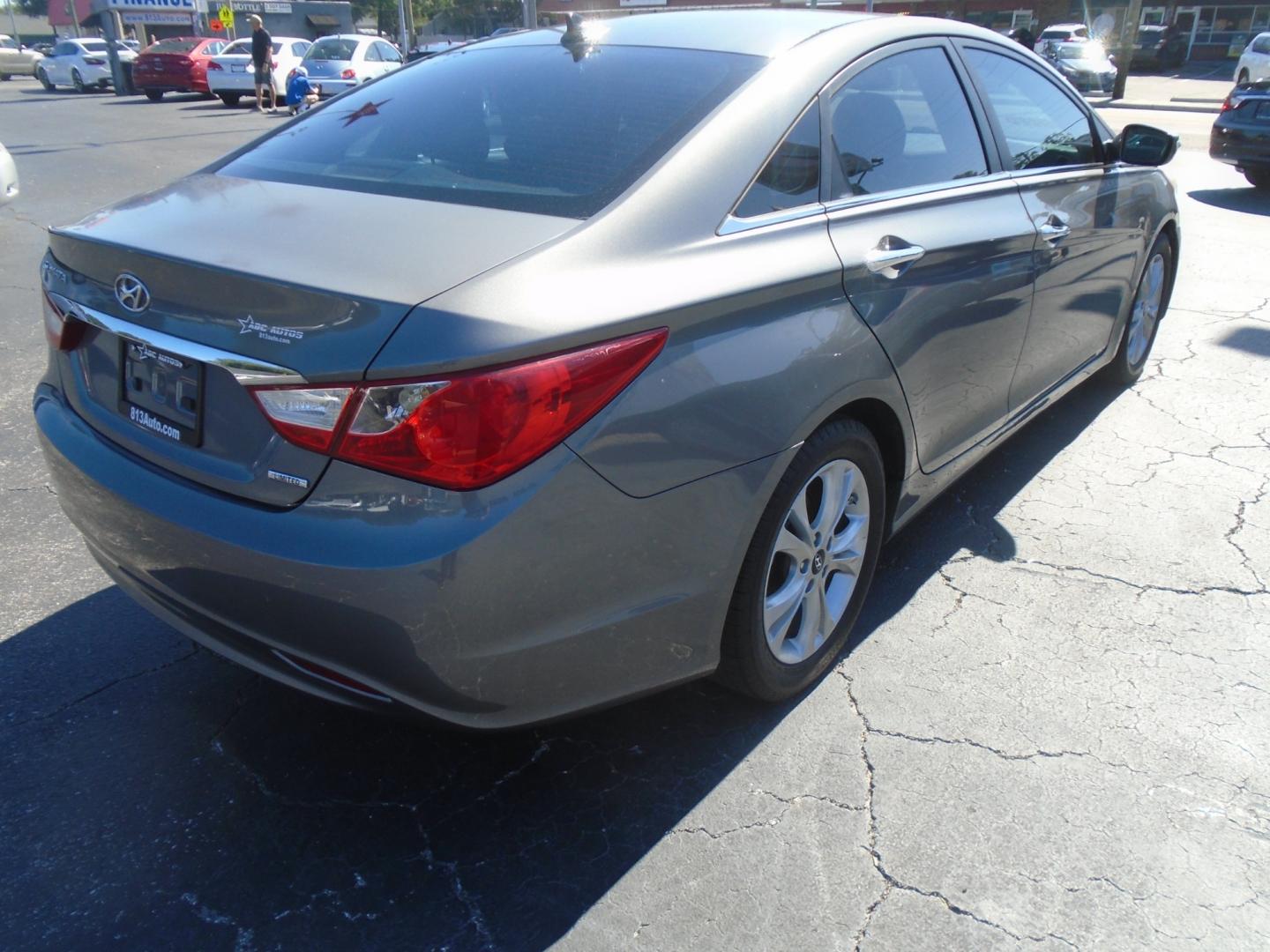 2013 Hyundai Sonata Limited Auto (5NPEC4AC1DH) with an 2.4L L4 DOHC 16V engine, 6-Speed Automatic transmission, located at 6112 N Florida Avenue, Tampa, FL, 33604, (888) 521-5131, 27.954929, -82.459534 - Photo#5