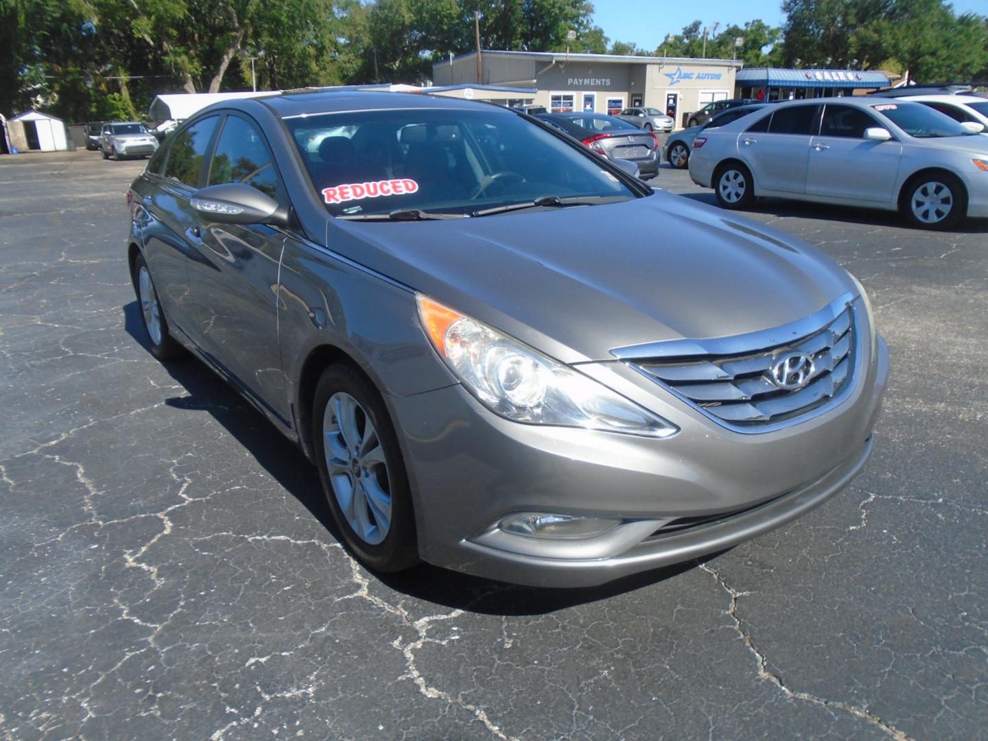 2013 Hyundai Sonata Limited Auto (5NPEC4AC1DH) with an 2.4L L4 DOHC 16V engine, 6-Speed Automatic transmission, located at 6112 N Florida Avenue, Tampa, FL, 33604, (888) 521-5131, 27.954929, -82.459534 - Photo#2