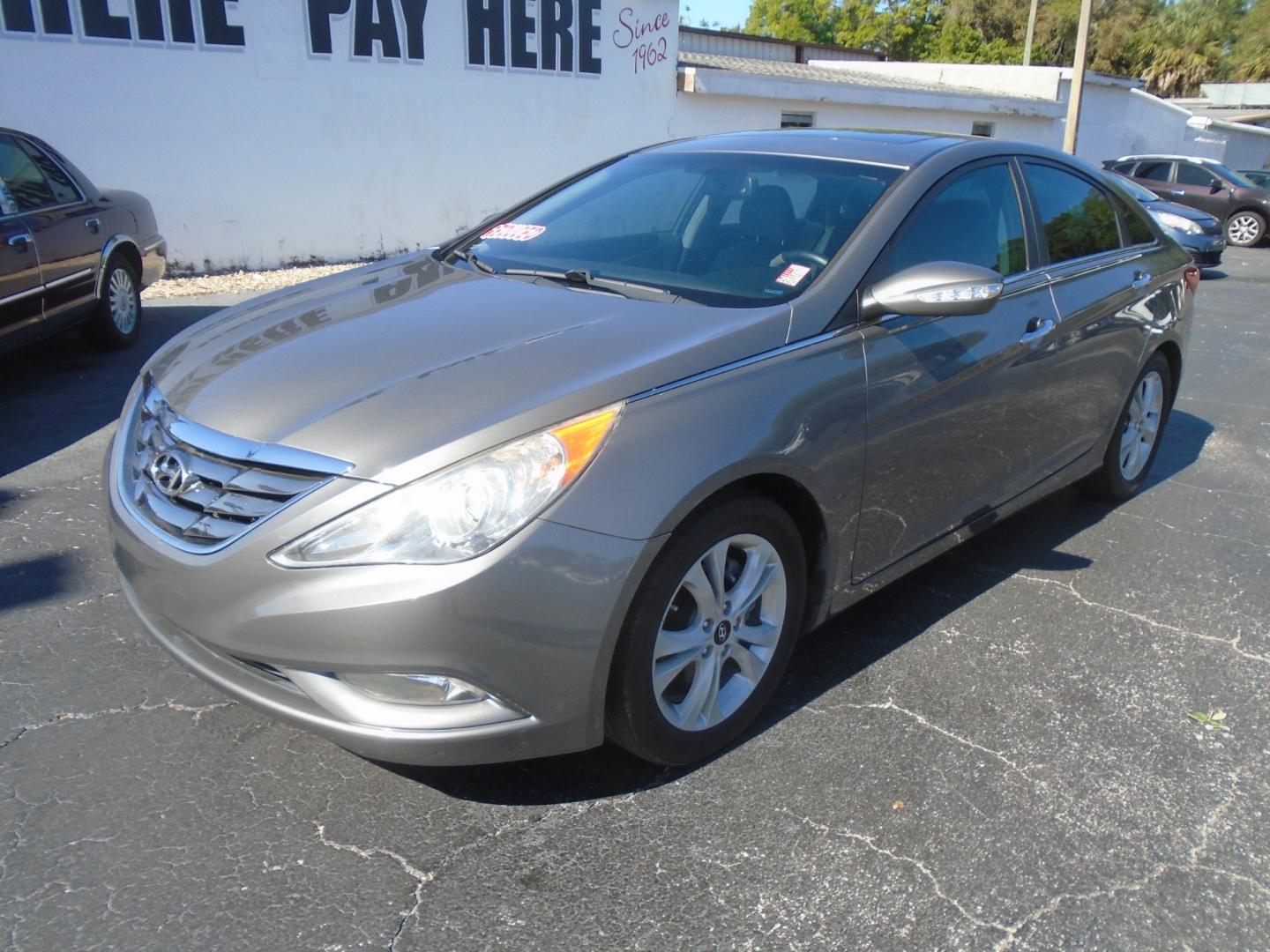 2013 Hyundai Sonata Limited Auto (5NPEC4AC1DH) with an 2.4L L4 DOHC 16V engine, 6-Speed Automatic transmission, located at 6112 N Florida Avenue, Tampa, FL, 33604, (888) 521-5131, 27.954929, -82.459534 - Photo#3