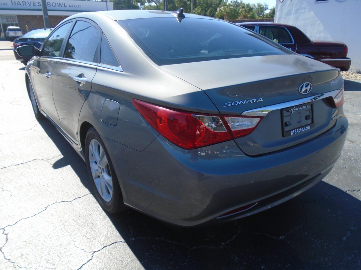 2013 Hyundai Sonata Limited Auto (5NPEC4AC1DH) with an 2.4L L4 DOHC 16V engine, 6-Speed Automatic transmission, located at 6112 N Florida Avenue, Tampa, FL, 33604, (888) 521-5131, 27.954929, -82.459534 - Photo#4