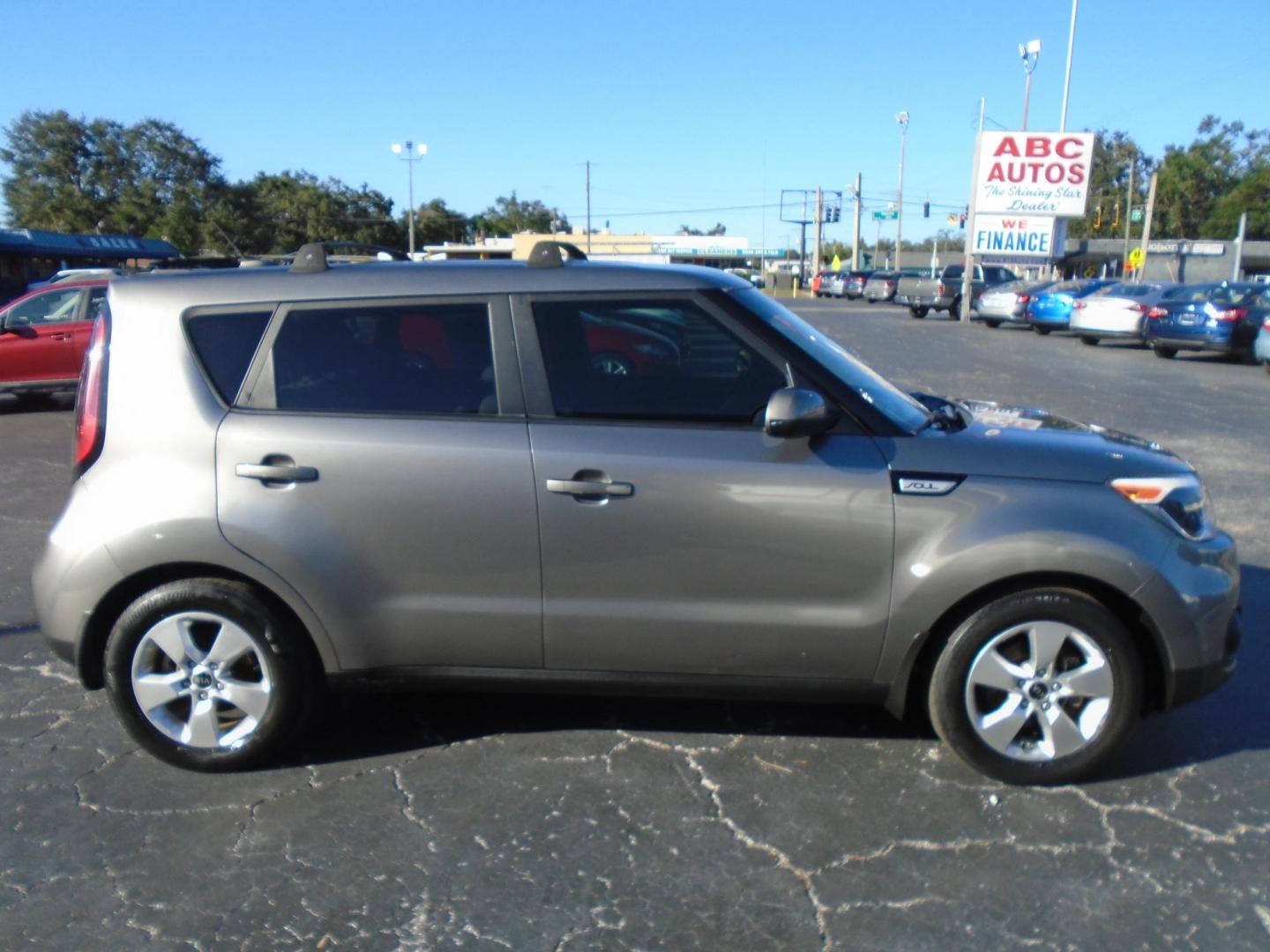 2017 Kia Soul ! (KNDJN2A20H7) with an 1.6L L4 DOHC 16V engine, 6A transmission, located at 6112 N Florida Avenue, Tampa, FL, 33604, (888) 521-5131, 27.954929, -82.459534 - Photo#3