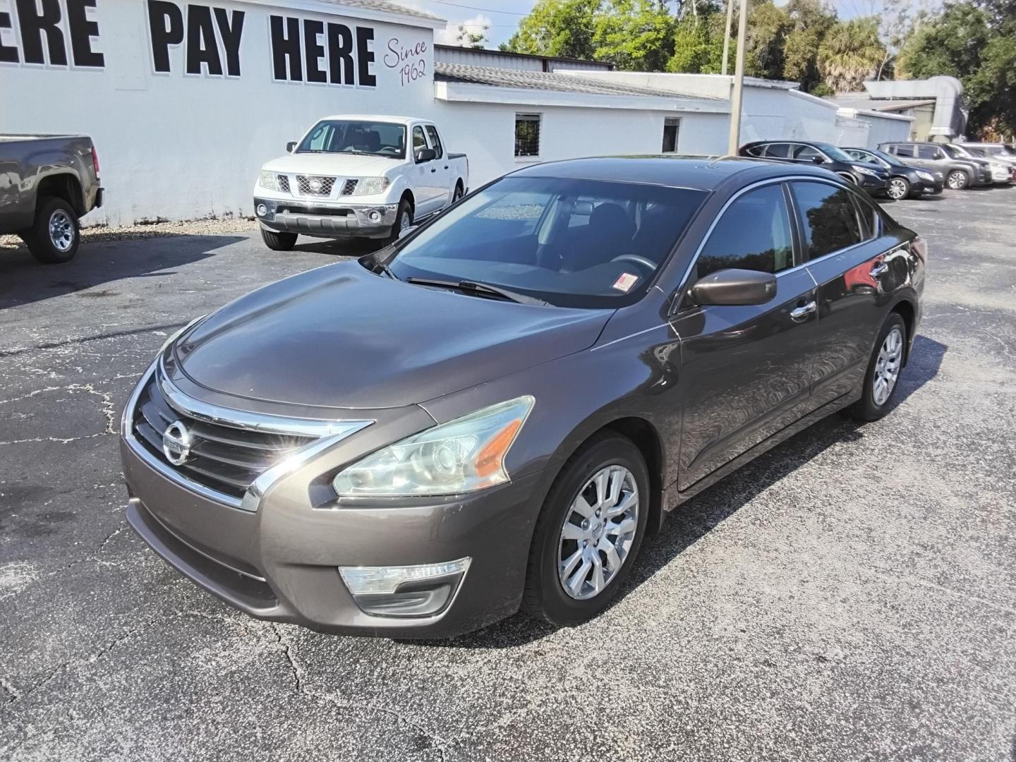 2013 BRONZE /BLACK Nissan Altima 2.5 S (1N4AL3AP7DC) with an 2.5L L4 DOHC 16V engine, located at 6112 N Florida Avenue, Tampa, FL, 33604, (888) 521-5131, 27.954929, -82.459534 - $499 DOWN PLUS TAX & TAG. - Photo#2