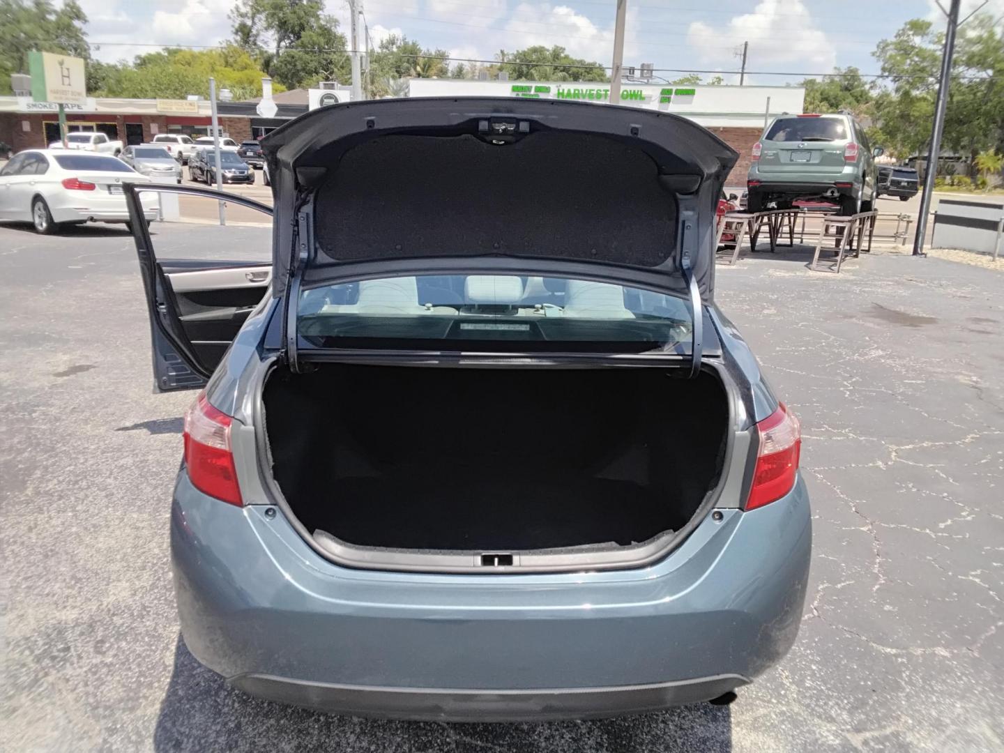 2017 GRAY /Beige Toyota Corolla L CVT (2T1BURHE8HC) with an 1.8L L4 DOHC 16V engine, CVT transmission, located at 6112 N Florida Avenue, Tampa, FL, 33604, (888) 521-5131, 27.954929, -82.459534 - $499 DOWN PLUS TAX & TAG.- Photo#3
