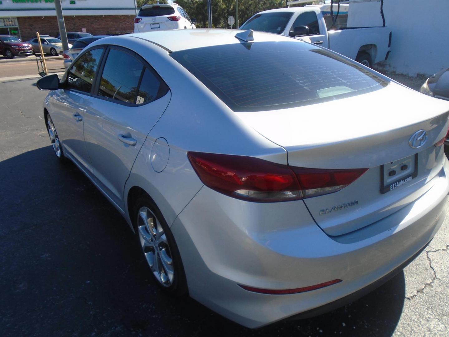 2018 Hyundai Elantra Limited (5NPD84LFXJH) with an 1.8L L4 DOHC 16V engine, 6A transmission, located at 6112 N Florida Avenue, Tampa, FL, 33604, (888) 521-5131, 27.954929, -82.459534 - Photo#4