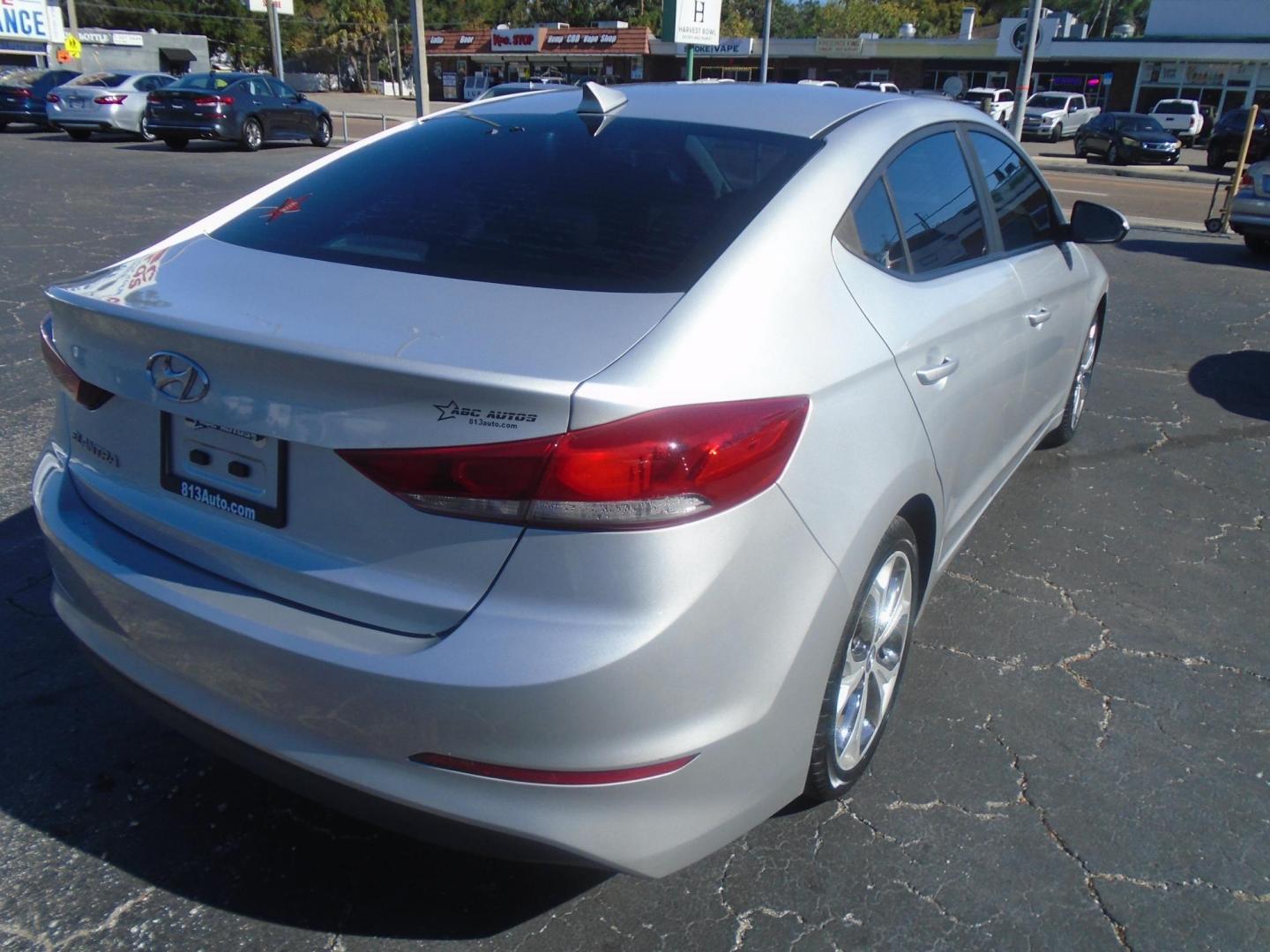 2018 Hyundai Elantra Limited (5NPD84LFXJH) with an 1.8L L4 DOHC 16V engine, 6A transmission, located at 6112 N Florida Avenue, Tampa, FL, 33604, (888) 521-5131, 27.954929, -82.459534 - Photo#3