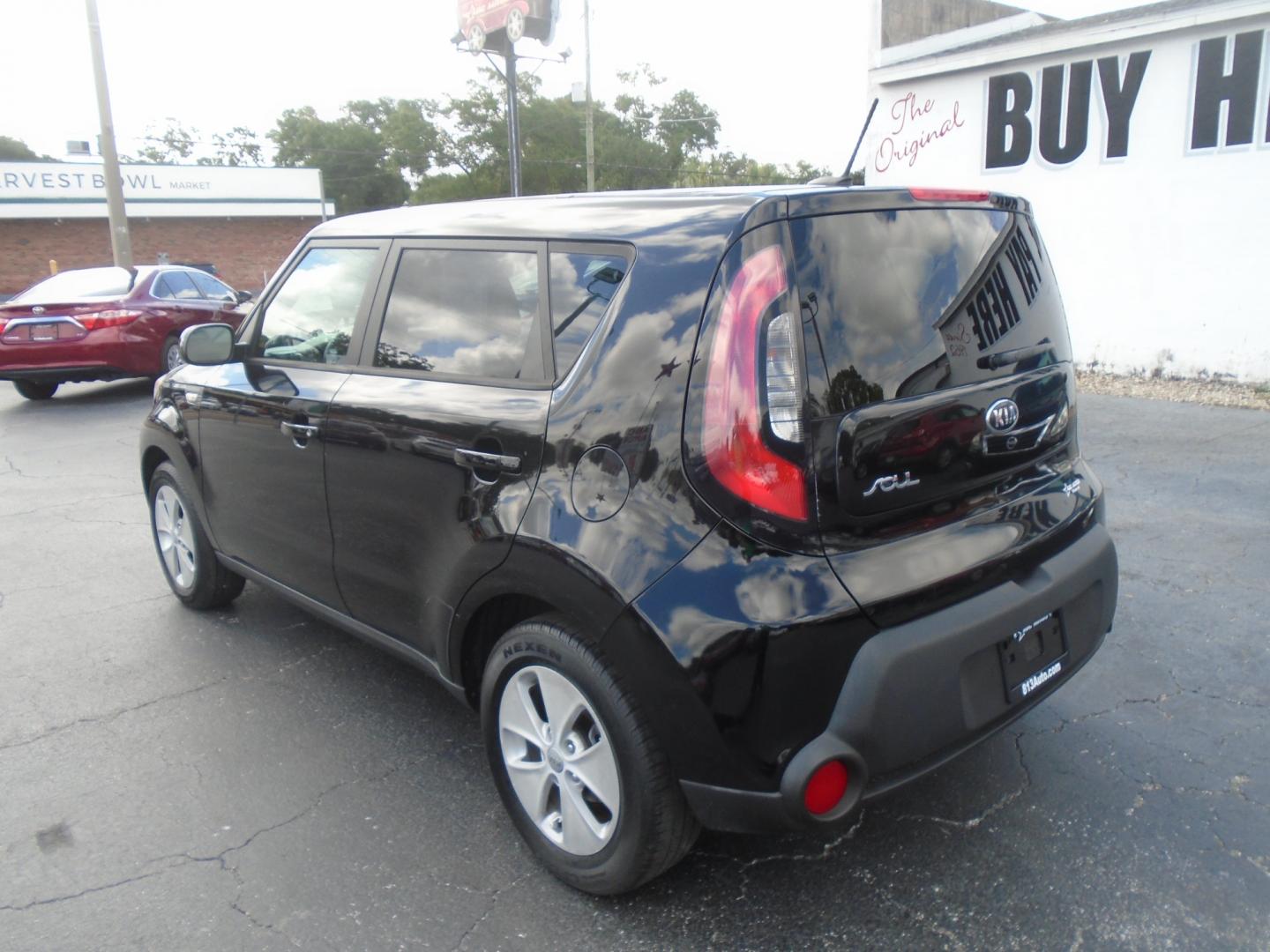 2014 Kia Soul Base (KNDJN2A23E7) with an 1.6L L4 DOHC 16V engine, located at 6112 N Florida Avenue, Tampa, FL, 33604, (888) 521-5131, 27.954929, -82.459534 - Photo#4