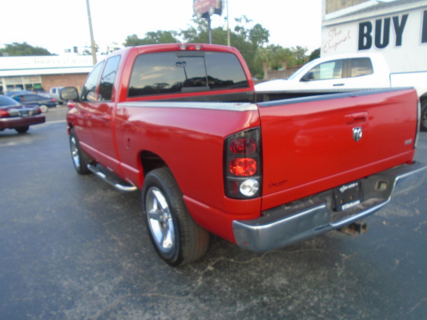 2005 Dodge Ram 1500 Laramie Quad Cab Long Bed 2WD (1D7HA18D05S) with an 5.7L V8 OHV 16V engine, 5-Speed Automatic Overdrive transmission, located at 6112 N Florida Avenue, Tampa, FL, 33604, (888) 521-5131, 27.954929, -82.459534 - Photo#4