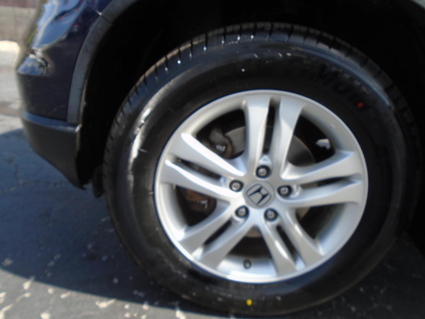 2011 Honda CR-V EX-L 2WD 5-Speed AT (5J6RE3H79BL) with an 2.4L L4 DOHC 16V engine, 5-Speed Automatic transmission, located at 6112 N Florida Avenue, Tampa, FL, 33604, (888) 521-5131, 27.954929, -82.459534 - Photo#8