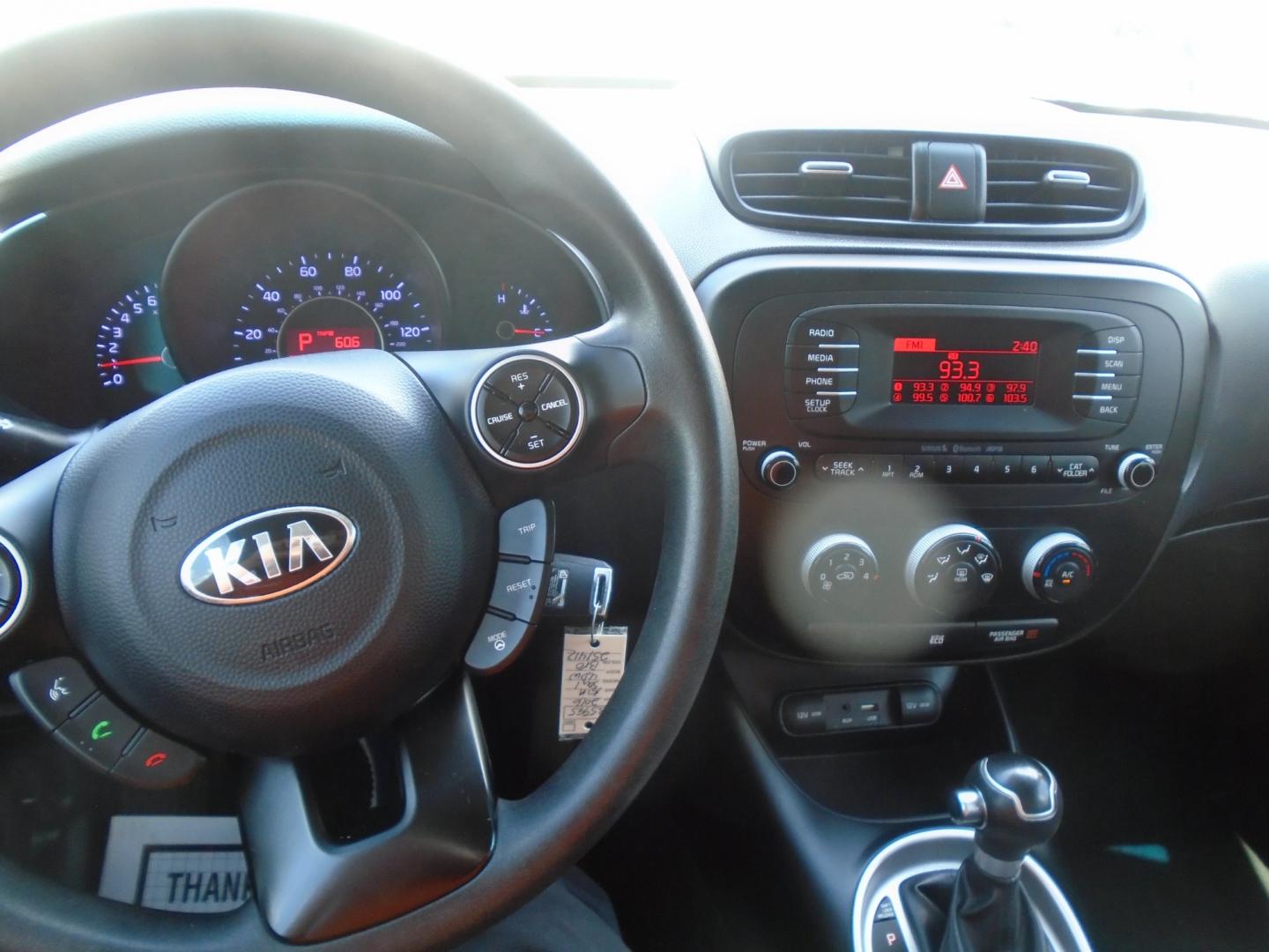 2016 Kia Soul Base 6A (KNDJN2A20G7) with an 1.6L L4 DOHC 16V engine, 6A transmission, located at 6112 N Florida Avenue, Tampa, FL, 33604, (888) 521-5131, 27.954929, -82.459534 - Photo#12