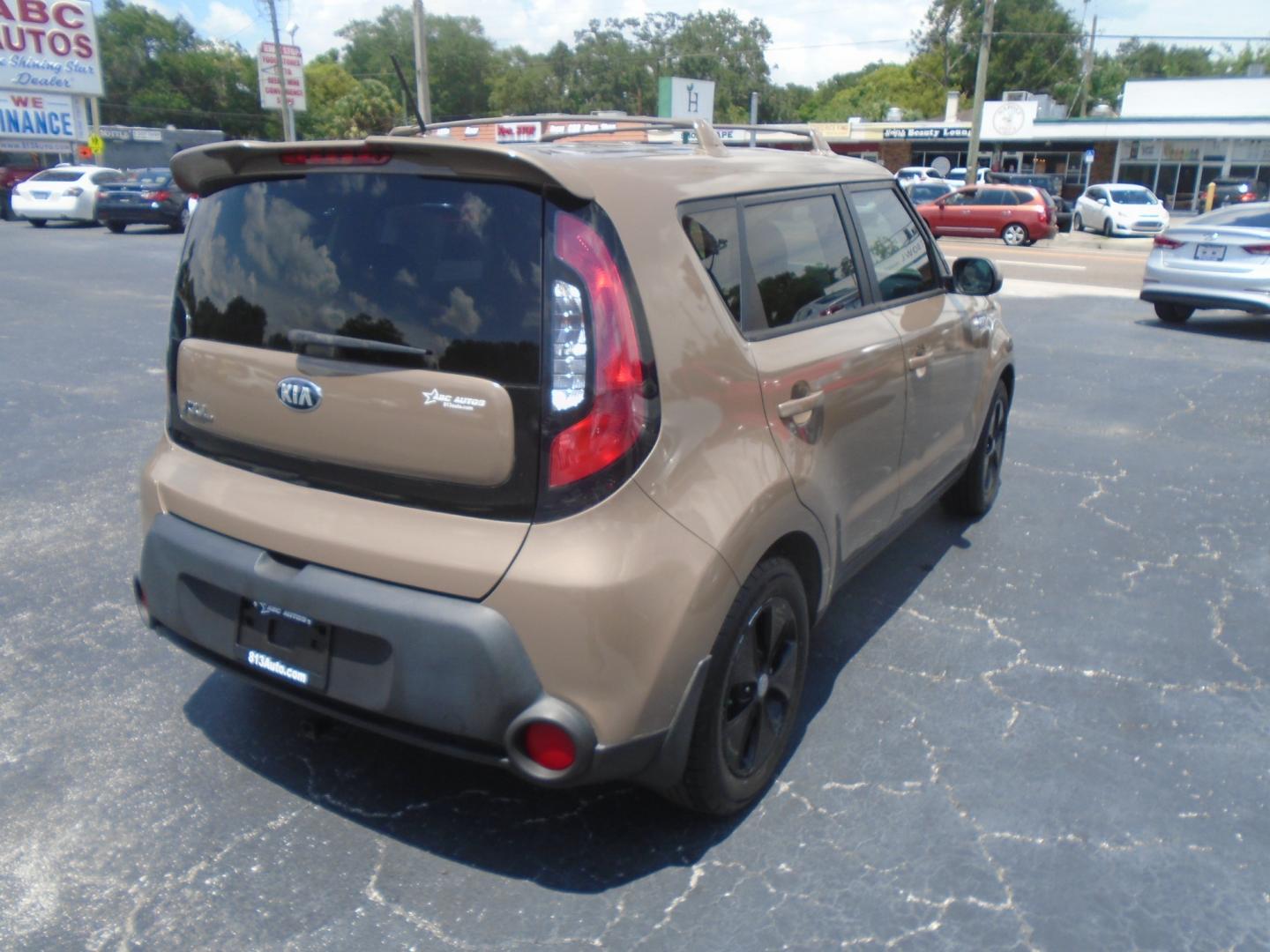 2016 Kia Soul Base 6A (KNDJN2A20G7) with an 1.6L L4 DOHC 16V engine, 6A transmission, located at 6112 N Florida Avenue, Tampa, FL, 33604, (888) 521-5131, 27.954929, -82.459534 - Photo#5