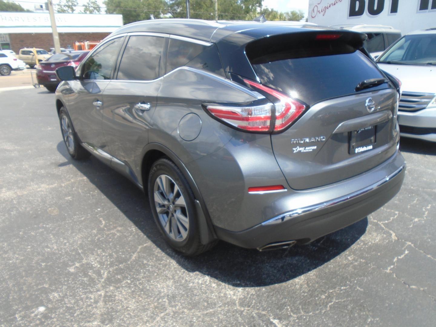 2015 Nissan Murano Platinum FWD (5N1AZ2MG1FN) with an 3.5L V6 DOHC 24V engine, Continuously Variable Transmission transmission, located at 6112 N Florida Avenue, Tampa, FL, 33604, (888) 521-5131, 27.954929, -82.459534 - Photo#4