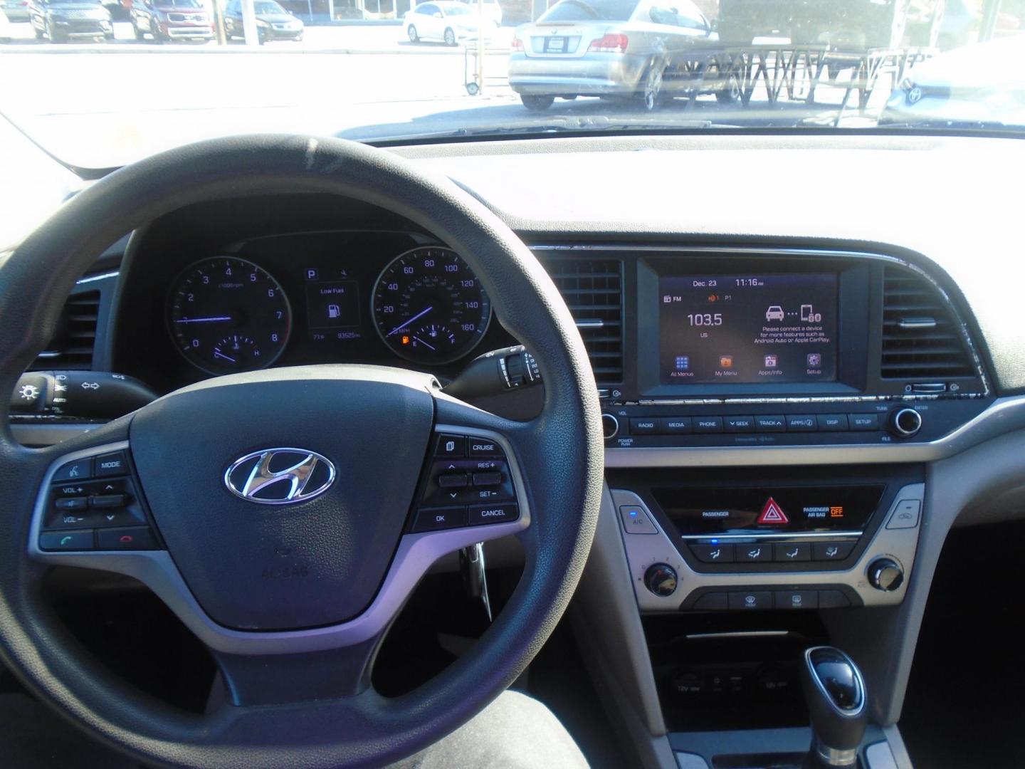 2018 Hyundai Elantra Limited (5NPD84LF6JH) with an 1.8L L4 DOHC 16V engine, 6A transmission, located at 6112 N Florida Avenue, Tampa, FL, 33604, (888) 521-5131, 27.954929, -82.459534 - Photo#12