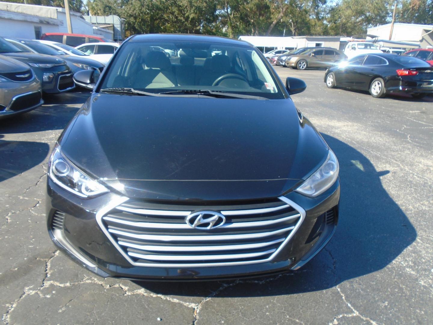 2018 Hyundai Elantra Limited (5NPD84LF6JH) with an 1.8L L4 DOHC 16V engine, 6A transmission, located at 6112 N Florida Avenue, Tampa, FL, 33604, (888) 521-5131, 27.954929, -82.459534 - Photo#2