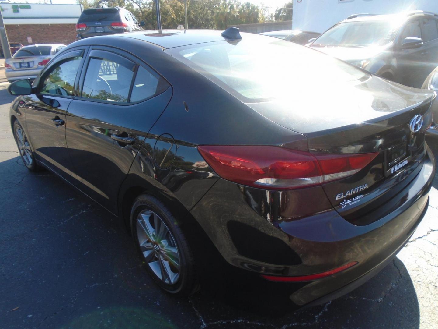 2018 Hyundai Elantra Limited (5NPD84LF6JH) with an 1.8L L4 DOHC 16V engine, 6A transmission, located at 6112 N Florida Avenue, Tampa, FL, 33604, (888) 521-5131, 27.954929, -82.459534 - Photo#4