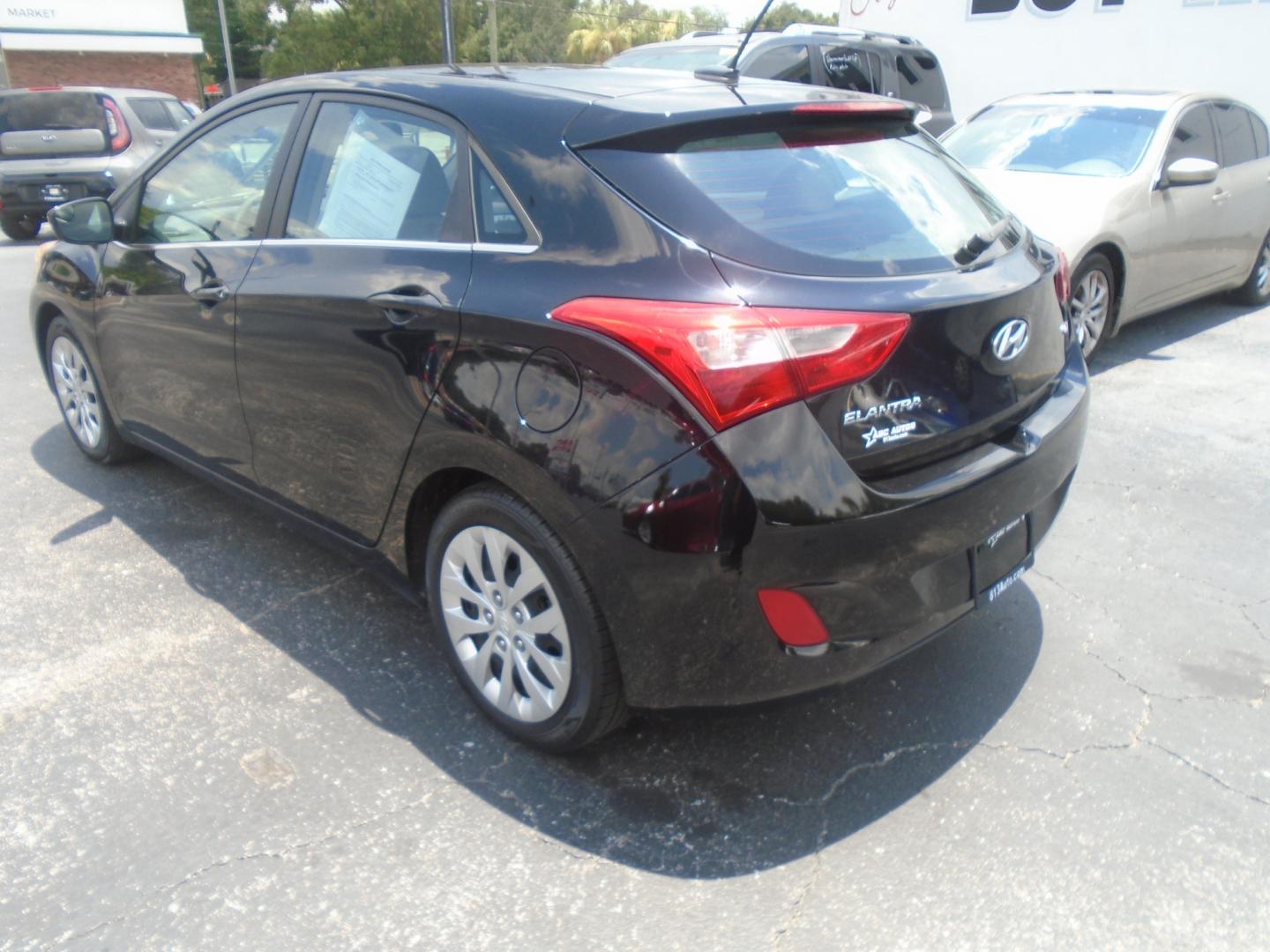 2016 Hyundai Elantra GT A/T (KMHD35LH8GU) with an 2.0L L4 16V DOHC engine, 6A transmission, located at 6112 N Florida Avenue, Tampa, FL, 33604, (888) 521-5131, 27.954929, -82.459534 - Photo#4