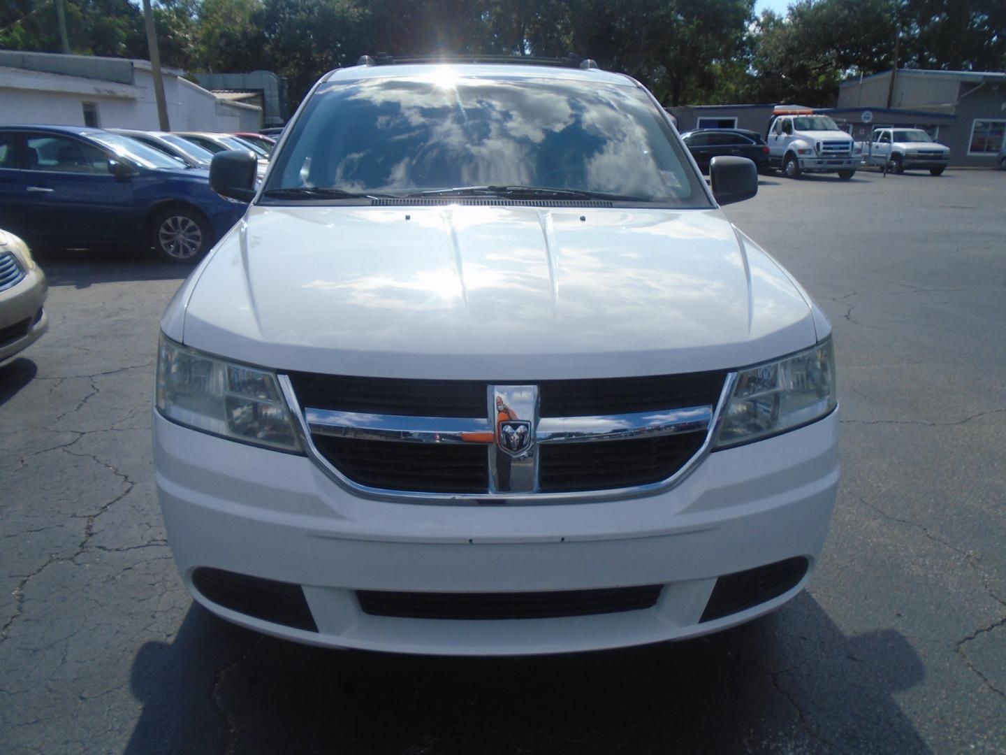 2010 Dodge Journey SE (3D4PG4FB5AT) with an 2.4L L4 DOHC 16V engine, 4-Speed Automatic transmission, located at 6112 N Florida Avenue, Tampa, FL, 33604, (888) 521-5131, 27.954929, -82.459534 - Photo#1