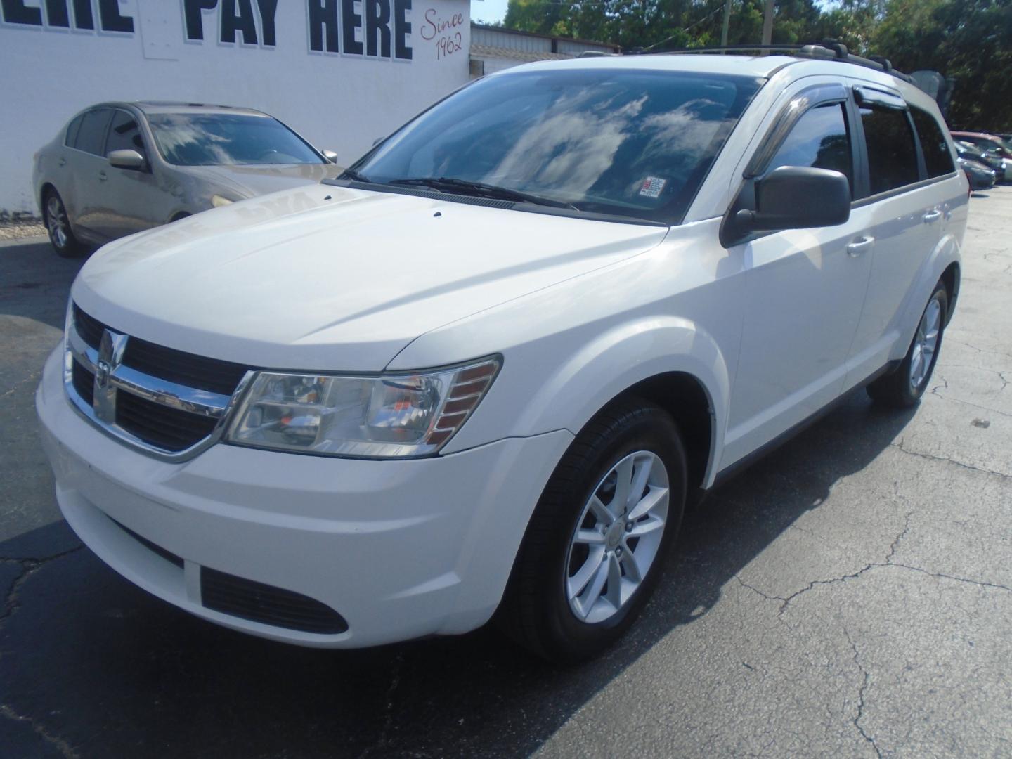 2010 Dodge Journey SE (3D4PG4FB5AT) with an 2.4L L4 DOHC 16V engine, 4-Speed Automatic transmission, located at 6112 N Florida Avenue, Tampa, FL, 33604, (888) 521-5131, 27.954929, -82.459534 - Photo#3