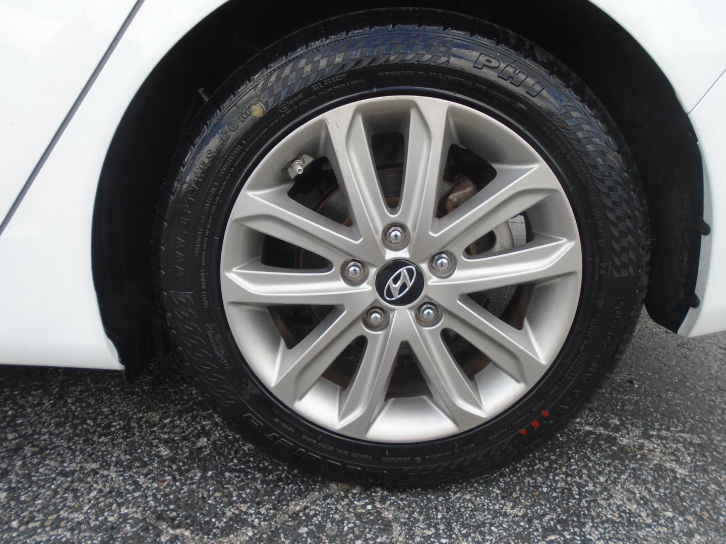 2015 White /Grey Hyundai Elantra Limited (5NPDH4AE9FH) with an 1.8L L4 DOHC 16V engine, 6-Speed Automatic transmission, located at 6112 N Florida Avenue, Tampa, FL, 33604, (888) 521-5131, 27.954929, -82.459534 - 499$ DOWN PLUS TAX & TAG. - Photo#25