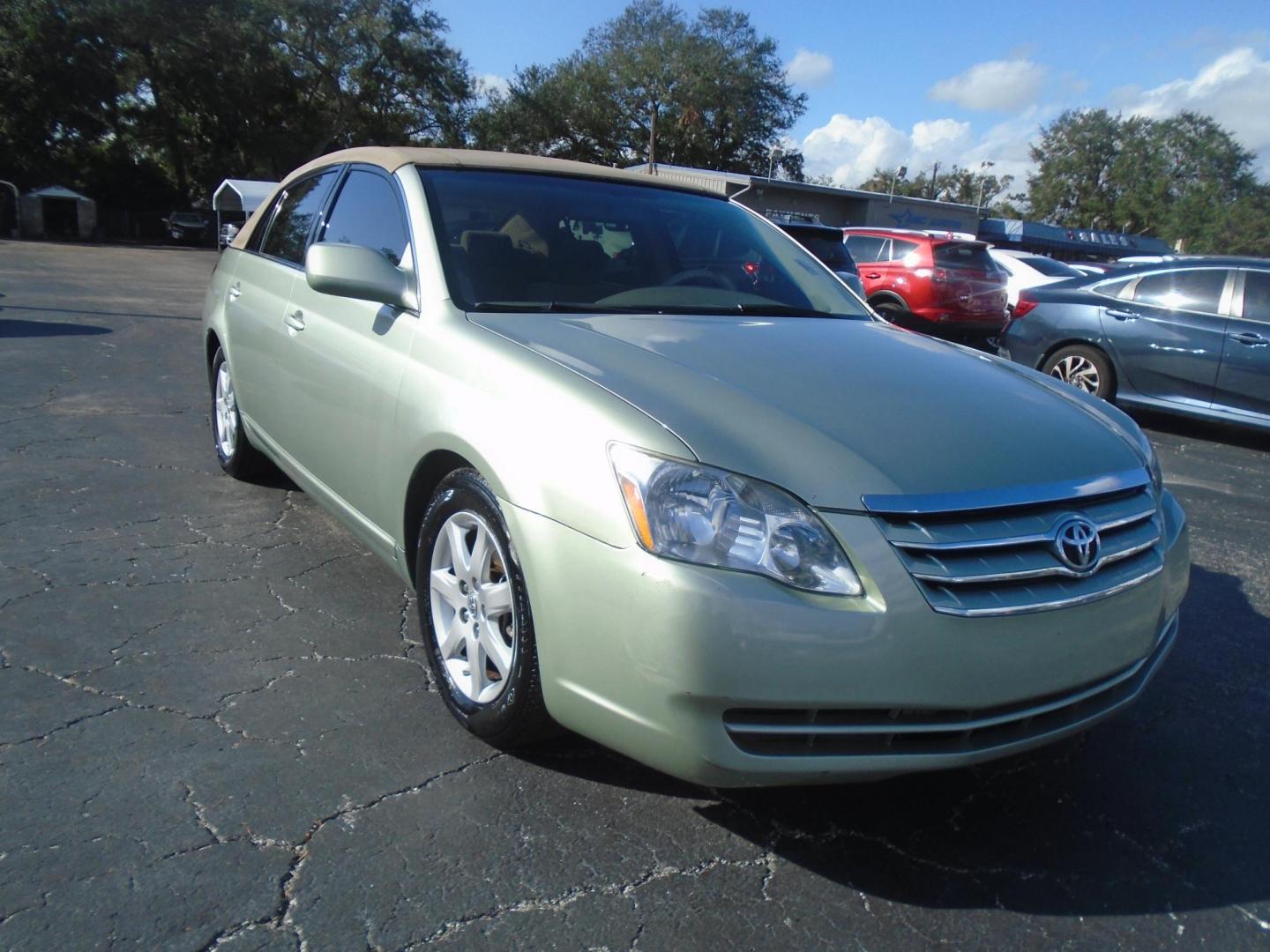 2007 Toyota Avalon Limited (4T1BK36B37U) with an 3.5L V6 DOHC 24V engine, 5-Speed Automatic Overdrive transmission, located at 6112 N Florida Avenue, Tampa, FL, 33604, (888) 521-5131, 27.954929, -82.459534 - Photo#3