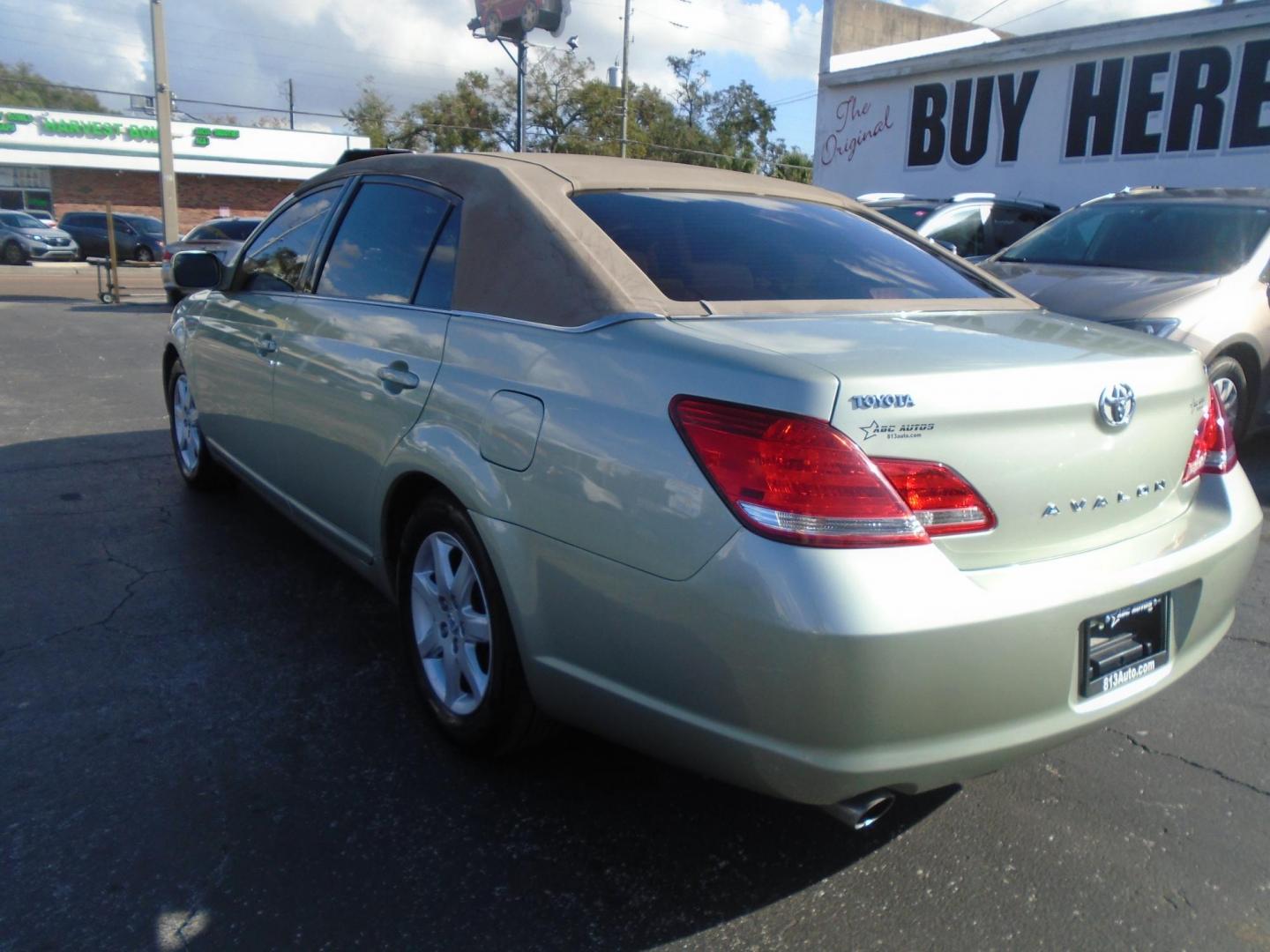 2007 Toyota Avalon Limited (4T1BK36B37U) with an 3.5L V6 DOHC 24V engine, 5-Speed Automatic Overdrive transmission, located at 6112 N Florida Avenue, Tampa, FL, 33604, (888) 521-5131, 27.954929, -82.459534 - Photo#4