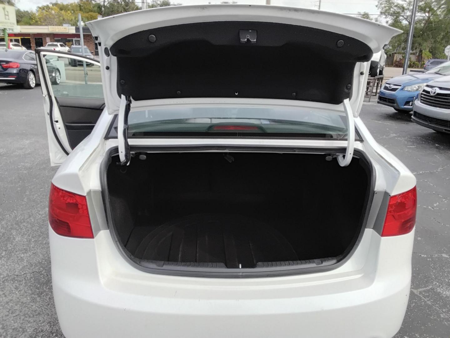 2012 White /Grey Kia Forte EX (KNAFU4A25C5) with an 2.0L L4 DOHC 16V engine, located at 6112 N Florida Avenue, Tampa, FL, 33604, (888) 521-5131, 27.954929, -82.459534 - $499 DOWN PLUS TAX & TAG. - Photo#8
