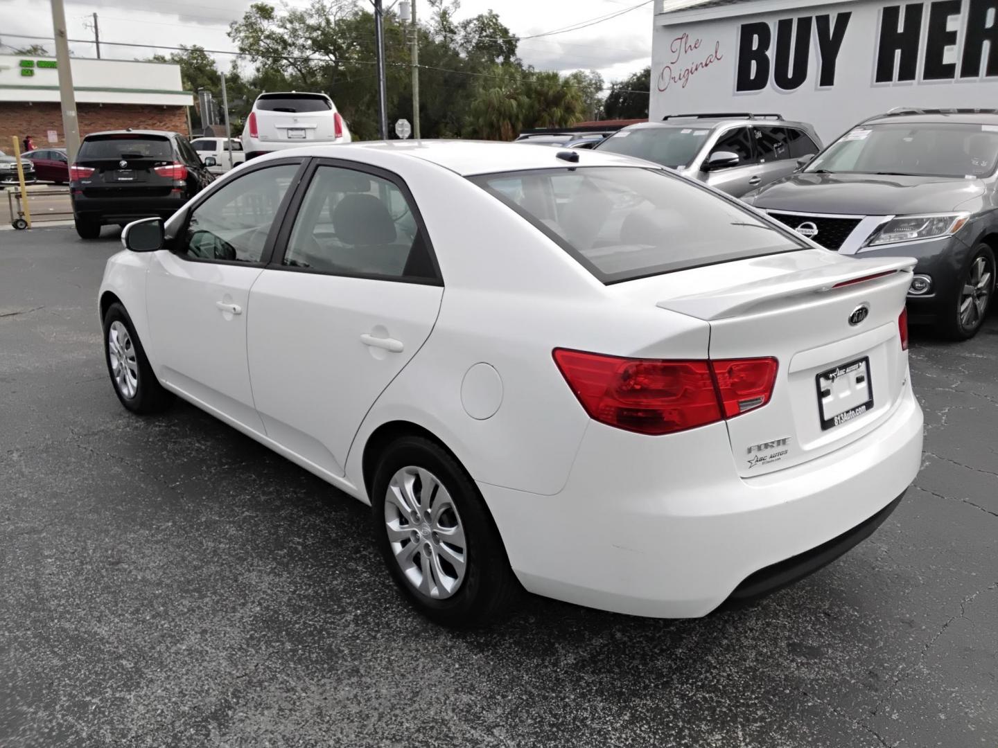 2012 White /Grey Kia Forte EX (KNAFU4A25C5) with an 2.0L L4 DOHC 16V engine, located at 6112 N Florida Avenue, Tampa, FL, 33604, (888) 521-5131, 27.954929, -82.459534 - $499 DOWN PLUS TAX & TAG. - Photo#6