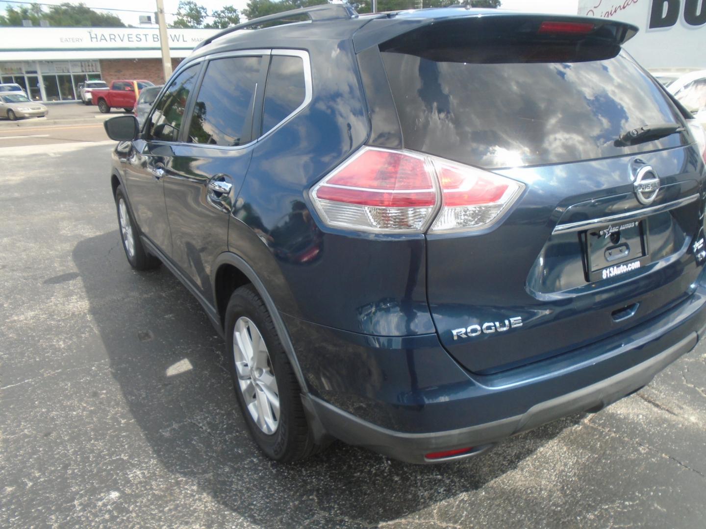 2015 Nissan Rogue S 2WD (KNMAT2MT5FP) with an 2.5L L4 DOHC 16V engine, Continuously Variable Transmission transmission, located at 6112 N Florida Avenue, Tampa, FL, 33604, (888) 521-5131, 27.954929, -82.459534 - Photo#4