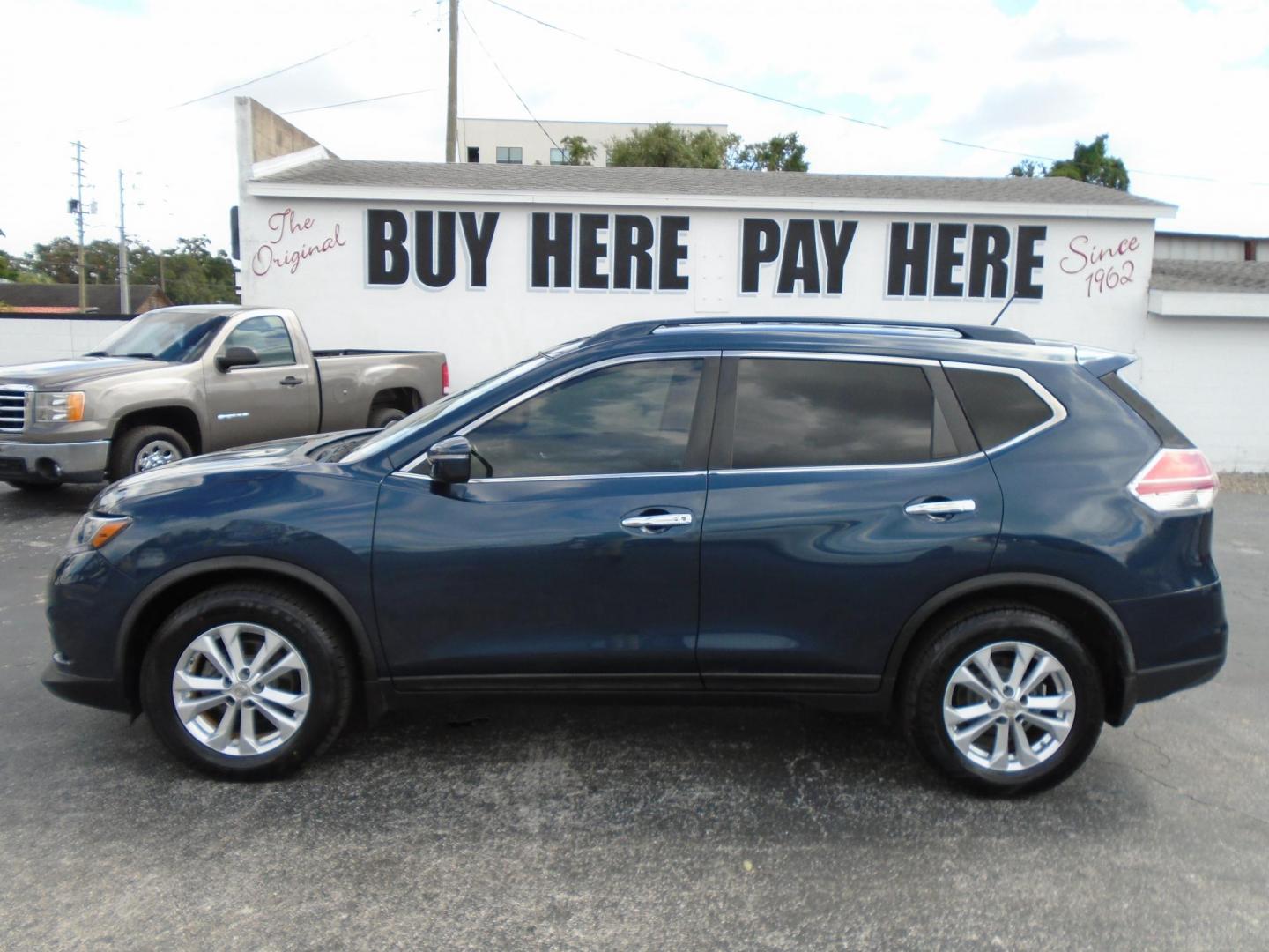 2015 DK BLUE /Grey Nissan Rogue S 2WD (KNMAT2MT5FP) with an 2.5L L4 DOHC 16V engine, Continuously Variable Transmission transmission, located at 6112 N Florida Avenue, Tampa, FL, 33604, (888) 521-5131, 27.954929, -82.459534 - 499$ down plus tax & tag. - Photo#0