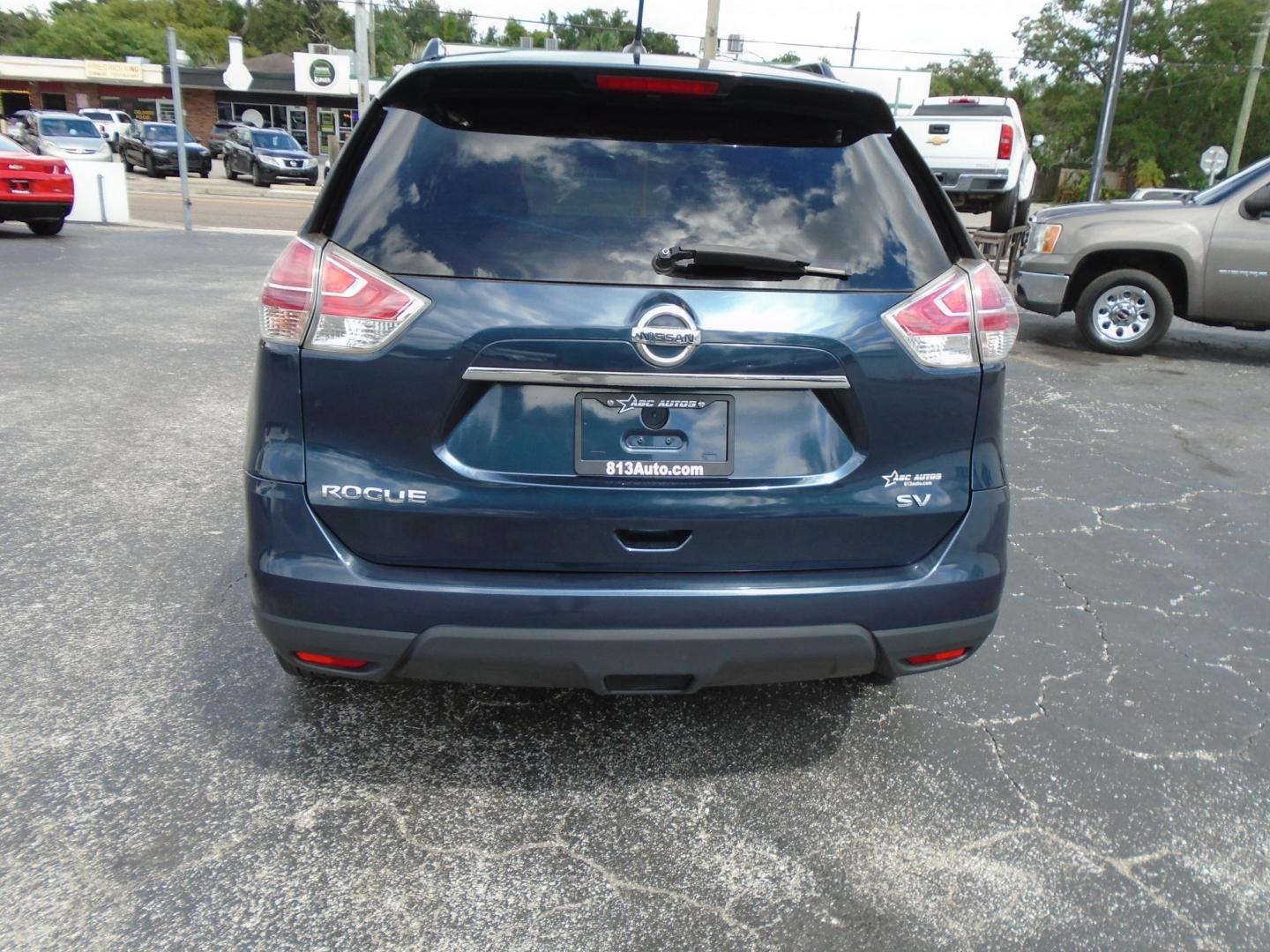 2015 DK BLUE /Grey Nissan Rogue S 2WD (KNMAT2MT5FP) with an 2.5L L4 DOHC 16V engine, Continuously Variable Transmission transmission, located at 6112 N Florida Avenue, Tampa, FL, 33604, (888) 521-5131, 27.954929, -82.459534 - 499$ down plus tax & tag. - Photo#3