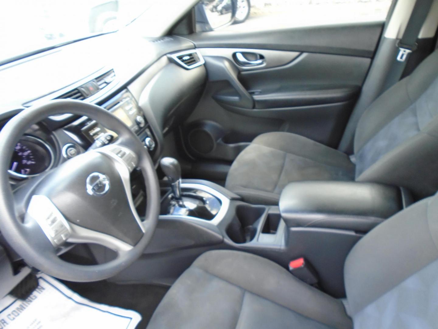 2015 DK BLUE /Grey Nissan Rogue S 2WD (KNMAT2MT5FP) with an 2.5L L4 DOHC 16V engine, Continuously Variable Transmission transmission, located at 6112 N Florida Avenue, Tampa, FL, 33604, (888) 521-5131, 27.954929, -82.459534 - 499$ down plus tax & tag. - Photo#4
