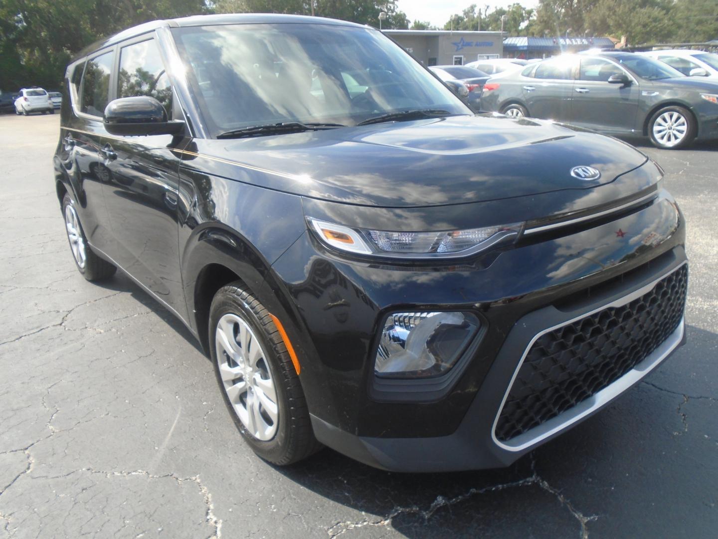 2020 Kia Soul S (KNDJ23AU5L7) with an 2.0L L4 DOHC 16V engine, CVT transmission, located at 6112 N Florida Avenue, Tampa, FL, 33604, (888) 521-5131, 27.954929, -82.459534 - Photo#2