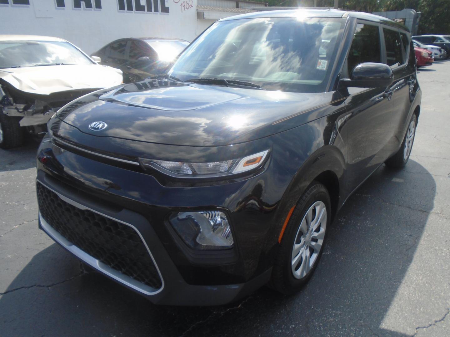 2020 Kia Soul S (KNDJ23AU5L7) with an 2.0L L4 DOHC 16V engine, CVT transmission, located at 6112 N Florida Avenue, Tampa, FL, 33604, (888) 521-5131, 27.954929, -82.459534 - Photo#3