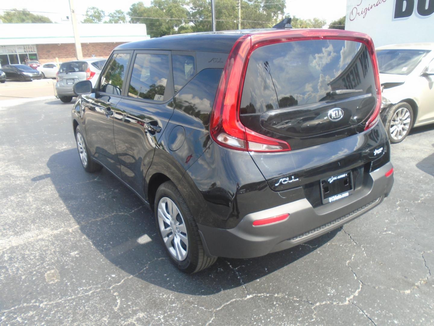 2020 Kia Soul S (KNDJ23AU5L7) with an 2.0L L4 DOHC 16V engine, CVT transmission, located at 6112 N Florida Avenue, Tampa, FL, 33604, (888) 521-5131, 27.954929, -82.459534 - Photo#4