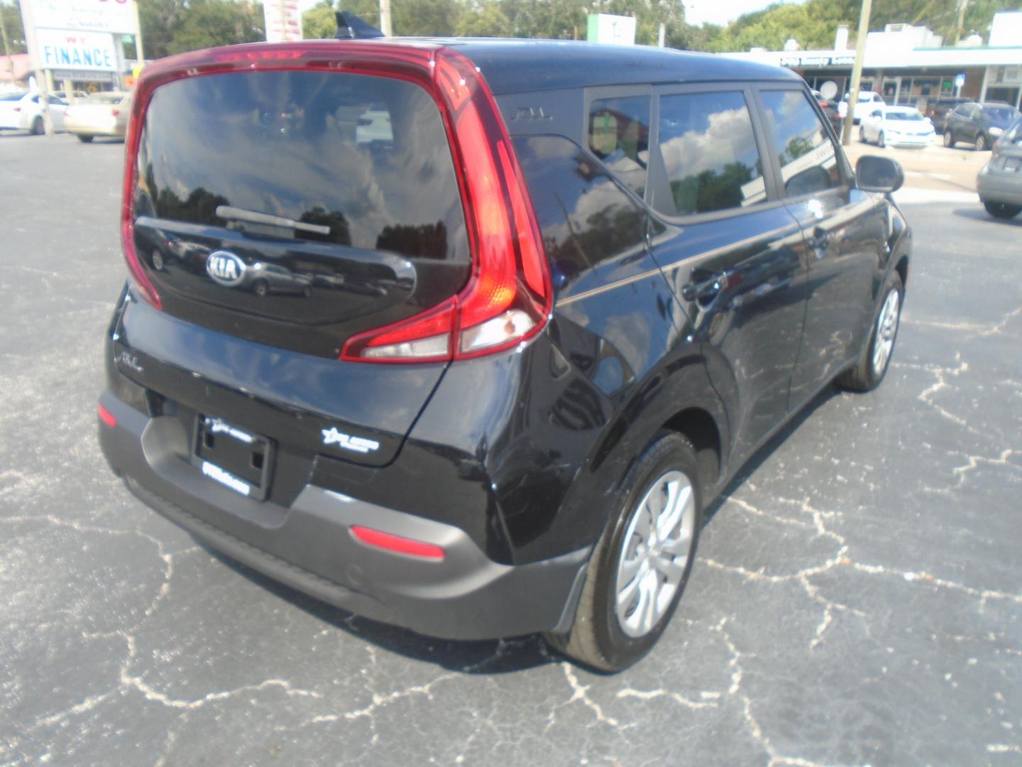 2020 Kia Soul S (KNDJ23AU5L7) with an 2.0L L4 DOHC 16V engine, CVT transmission, located at 6112 N Florida Avenue, Tampa, FL, 33604, (888) 521-5131, 27.954929, -82.459534 - Photo#5