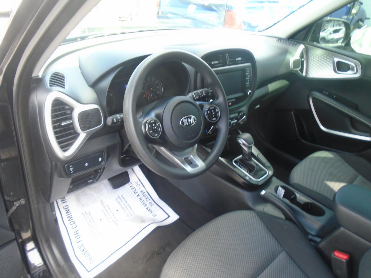 2020 Kia Soul S (KNDJ23AU5L7) with an 2.0L L4 DOHC 16V engine, CVT transmission, located at 6112 N Florida Avenue, Tampa, FL, 33604, (888) 521-5131, 27.954929, -82.459534 - Photo#7