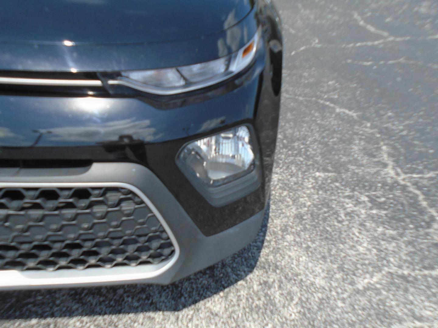2020 Kia Soul S (KNDJ23AU5L7) with an 2.0L L4 DOHC 16V engine, CVT transmission, located at 6112 N Florida Avenue, Tampa, FL, 33604, (888) 521-5131, 27.954929, -82.459534 - Photo#2