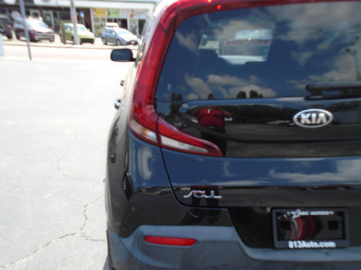 2020 Kia Soul S (KNDJ23AU5L7) with an 2.0L L4 DOHC 16V engine, CVT transmission, located at 6112 N Florida Avenue, Tampa, FL, 33604, (888) 521-5131, 27.954929, -82.459534 - Photo#9