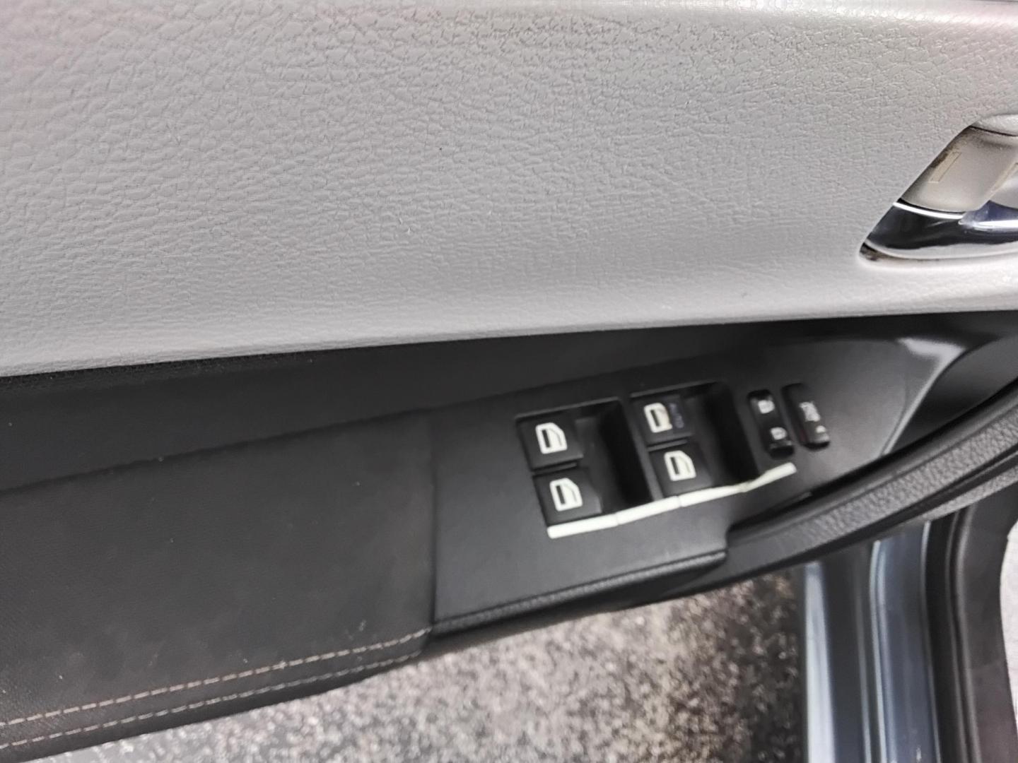 2015 Blue /Grey Toyota Corolla L 4-Speed AT (2T1BURHE8FC) with an 1.8L L4 DOHC 16V engine, 4-Speed Automatic transmission, located at 6112 N Florida Avenue, Tampa, FL, 33604, (888) 521-5131, 27.954929, -82.459534 - 499$ down plus tax & tag. - Photo#21